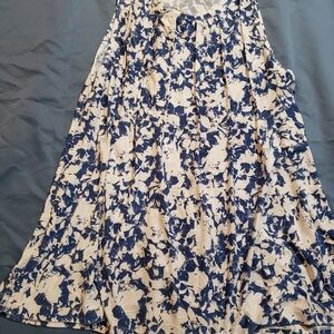 Women’s Navy and White Floral Sleeveless Blouse